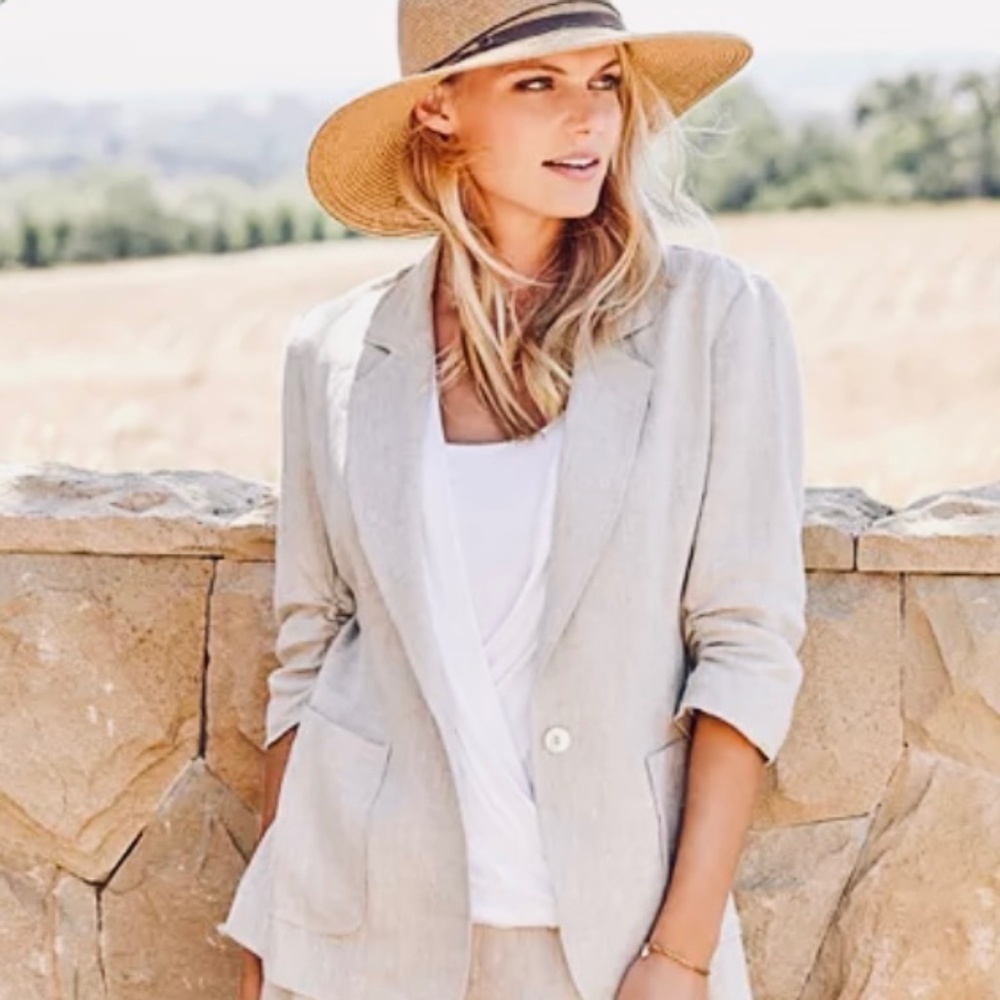 Women's Neiman Marcus Linen Blazer